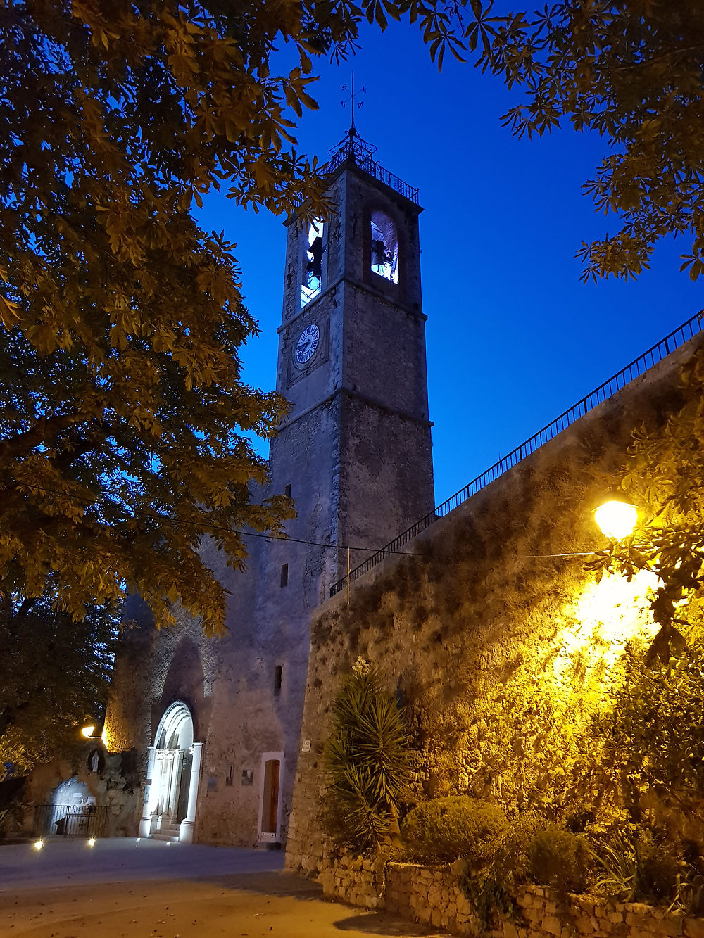 Église de Bagnols-en-Forêt 