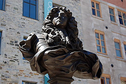 Louis XIV à Québec, place Royale, quoi de plus normal!