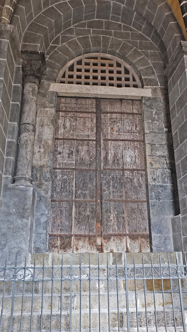 Les portes de cèdre Les portes de cèdre