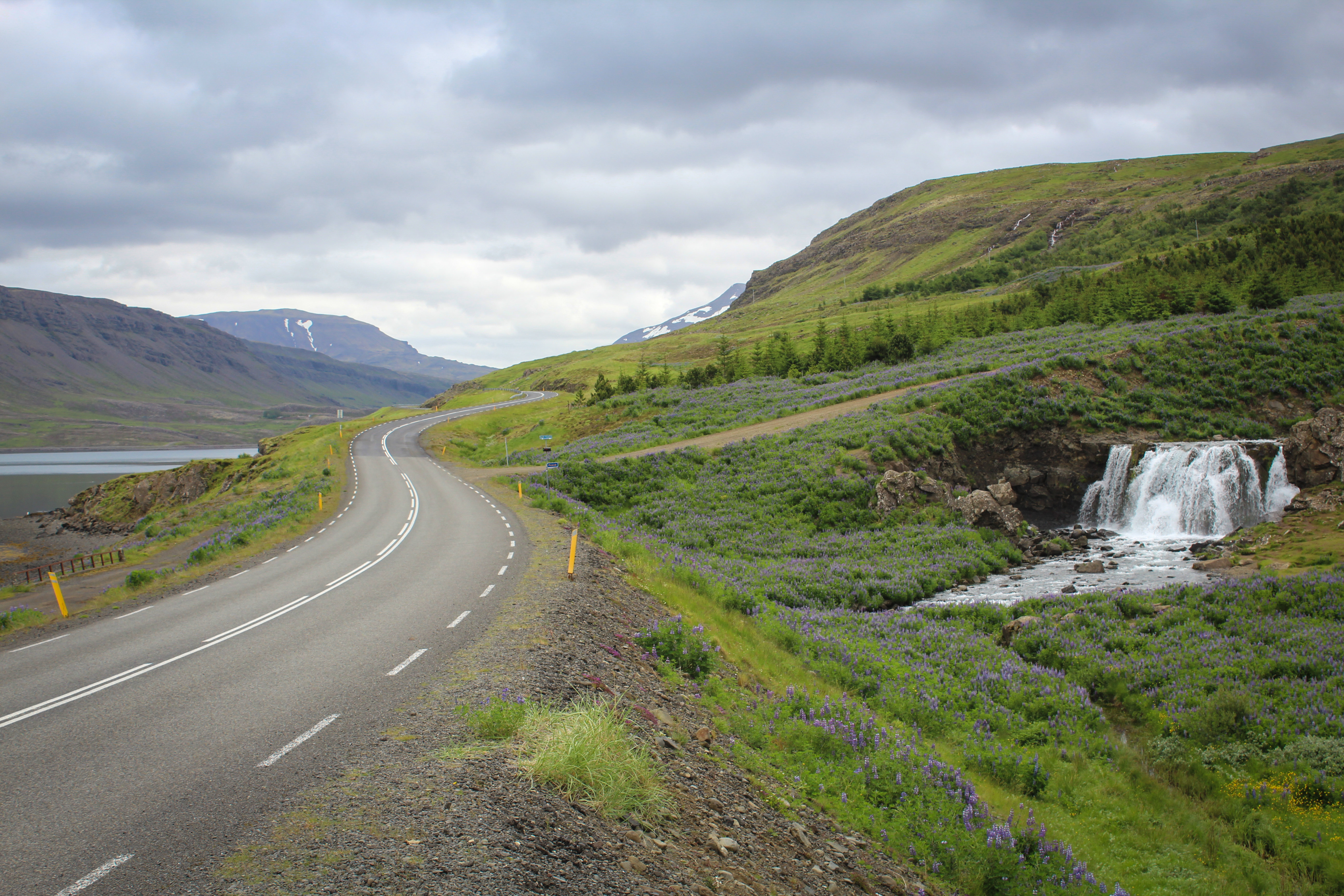 Le long de Hvalfjörður, Islande Le long de Hvalfjörður, Islande