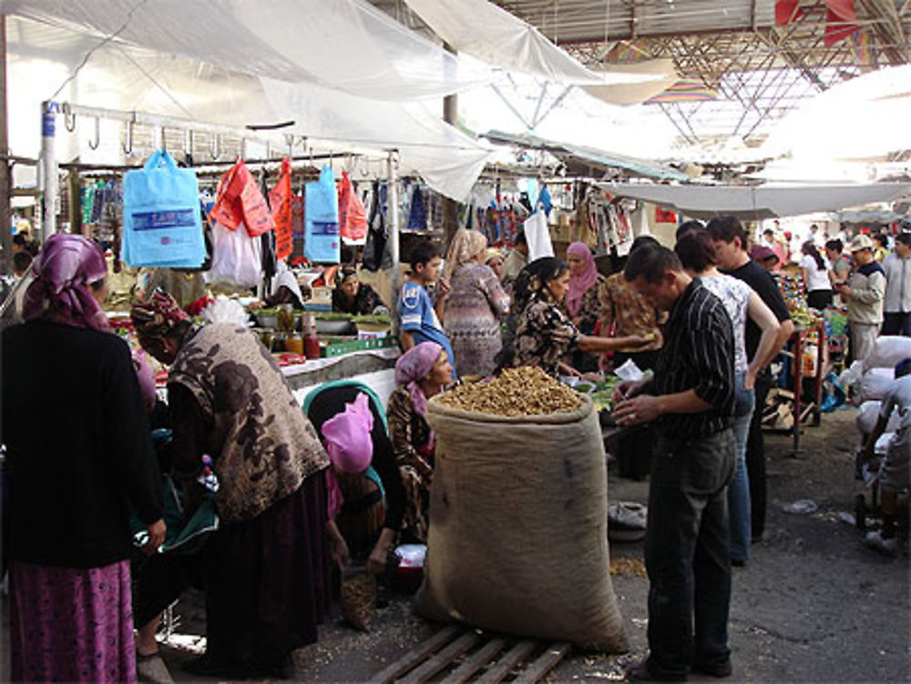 Le marché de Osh