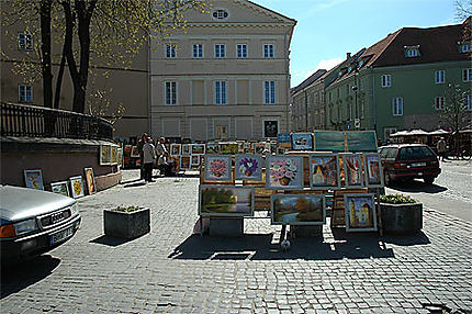 Place des artistes au centre de la vieille ville