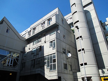 Immeubles modernes rue Marat