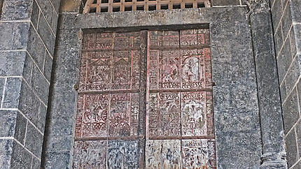 Les portes de cèdre - détail