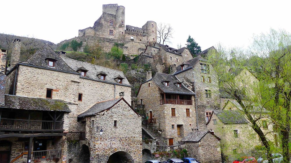 Village et château de Belcastel