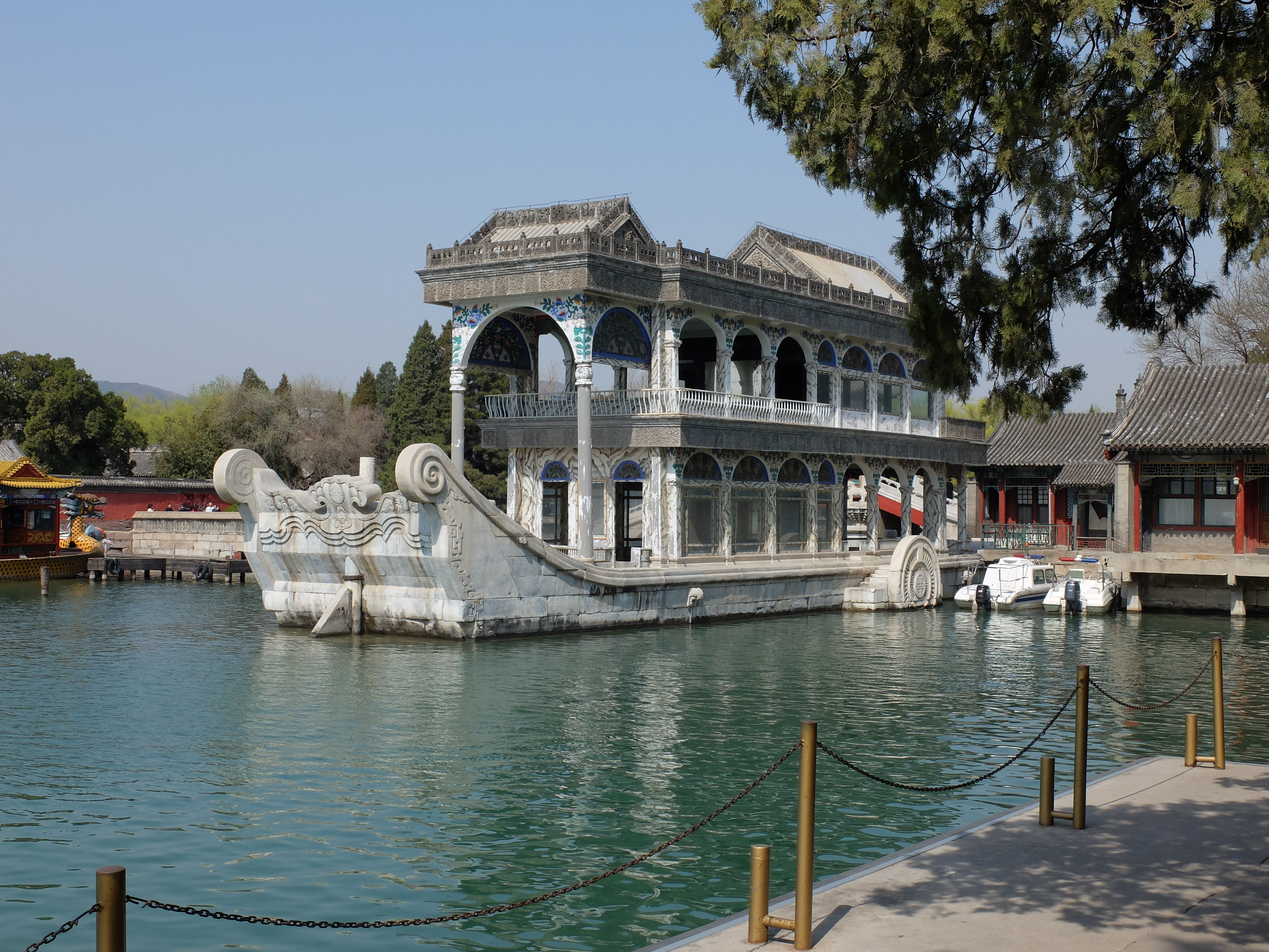 Bateau en marbre au Palais d'Été en Chine
