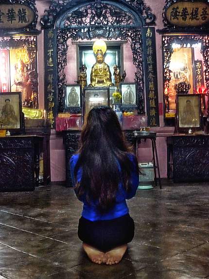 Prière à Chiang Mai