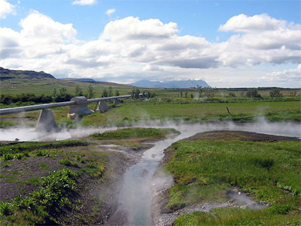 Cours d'eau chaude à Deildartunguhver