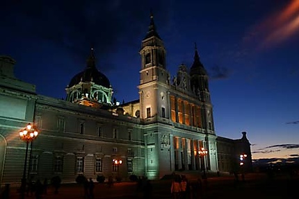 Catedral de la Almudena le soir tombant