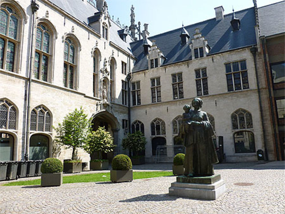 Cour de l'Hôtel de Ville