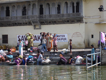 Gats du bord du lac d'Udaipur Gats du bord du lac d'Udaipur