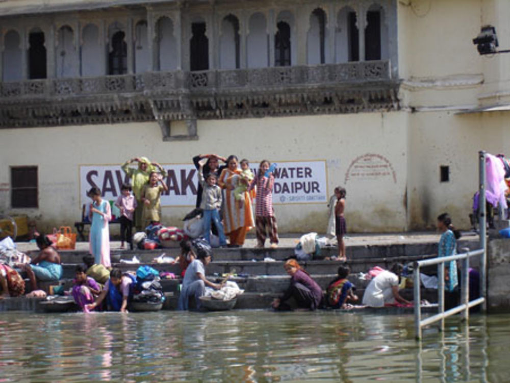 Gats du bord du lac d'Udaipur