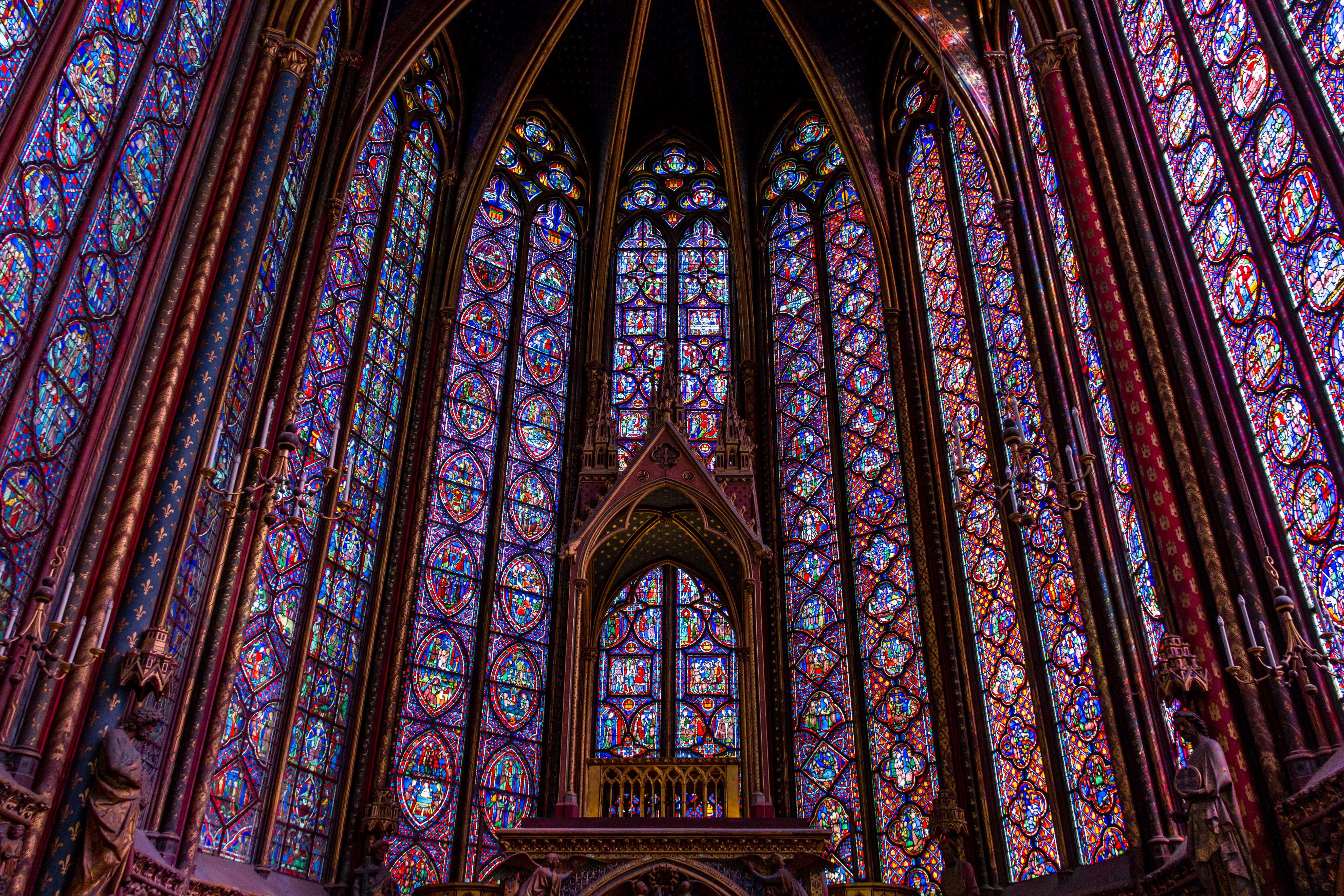 Sainte-Chapelle, baldaquin et vitraux