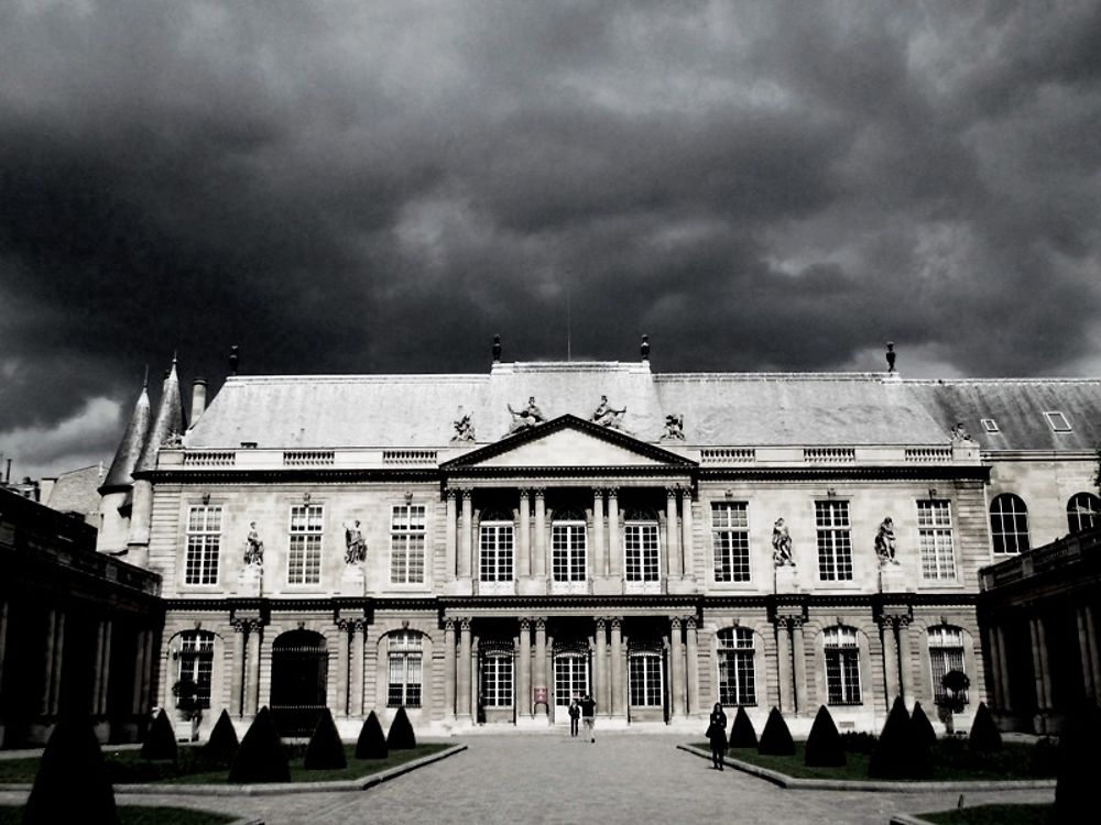 Le ciel de Paris sur l'hôtel de Soubise