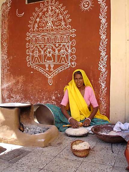 Femme fabricant des nans et chapatis