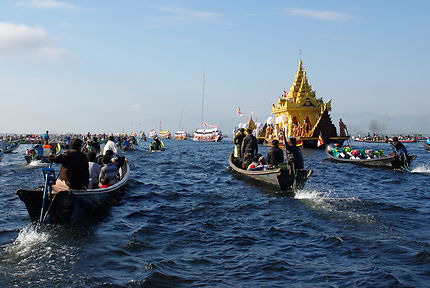 Festival de la pagode Phaung Daw Oo