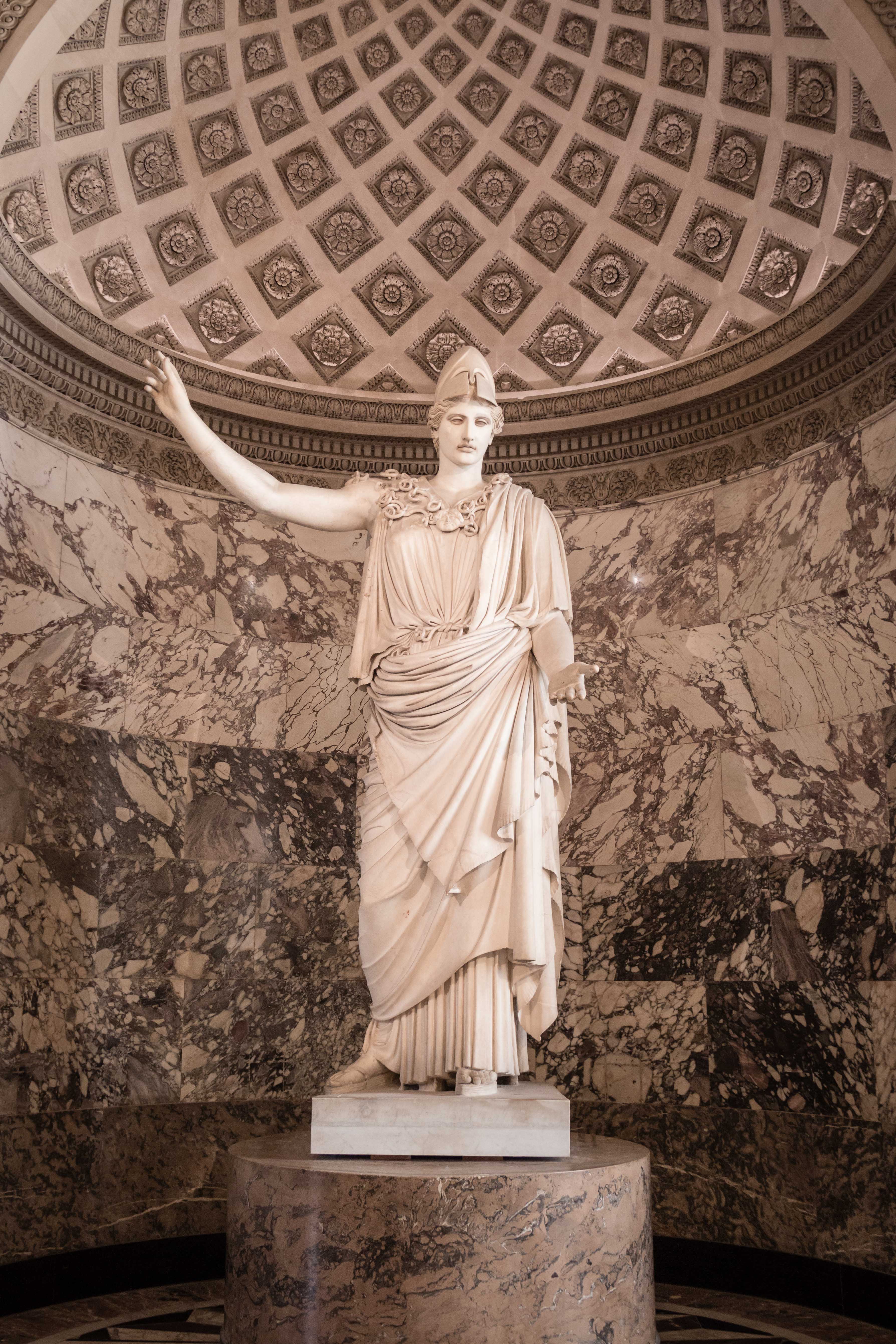 Le Louvre, statue d'Athéna Statues Musée du Louvre 1er