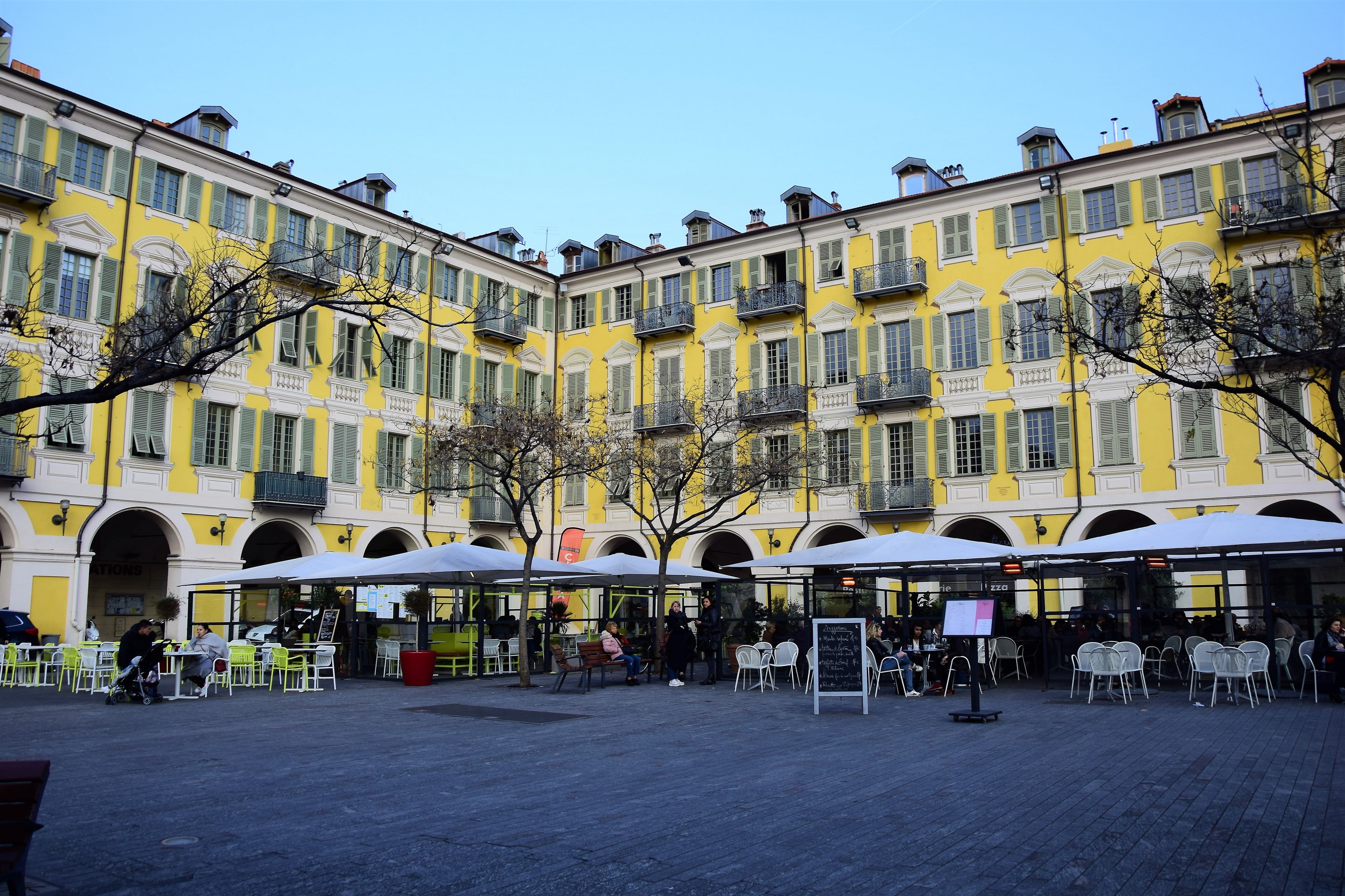 Place Garibaldi à Nice Place Garibaldi à Nice