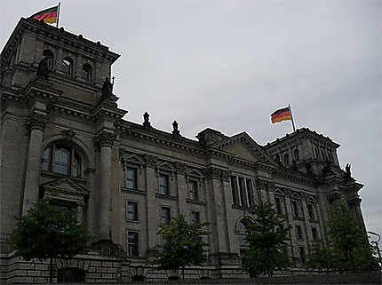 Au pied du Reichstag
