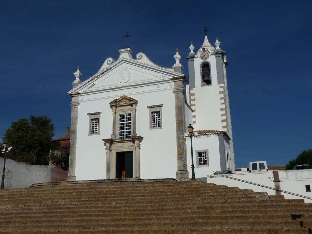 Eglise De Martinho De Sao dans Le village d'Estoï