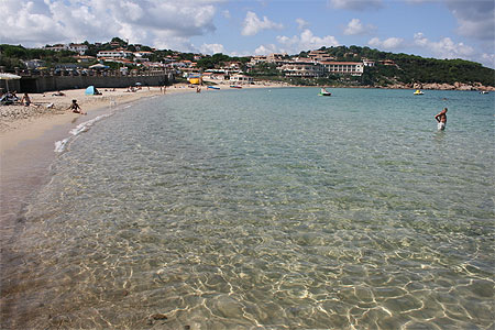 Plage Cala Battistoni de Baia Sardinia Plage Cala Battistoni de Baia Sardinia