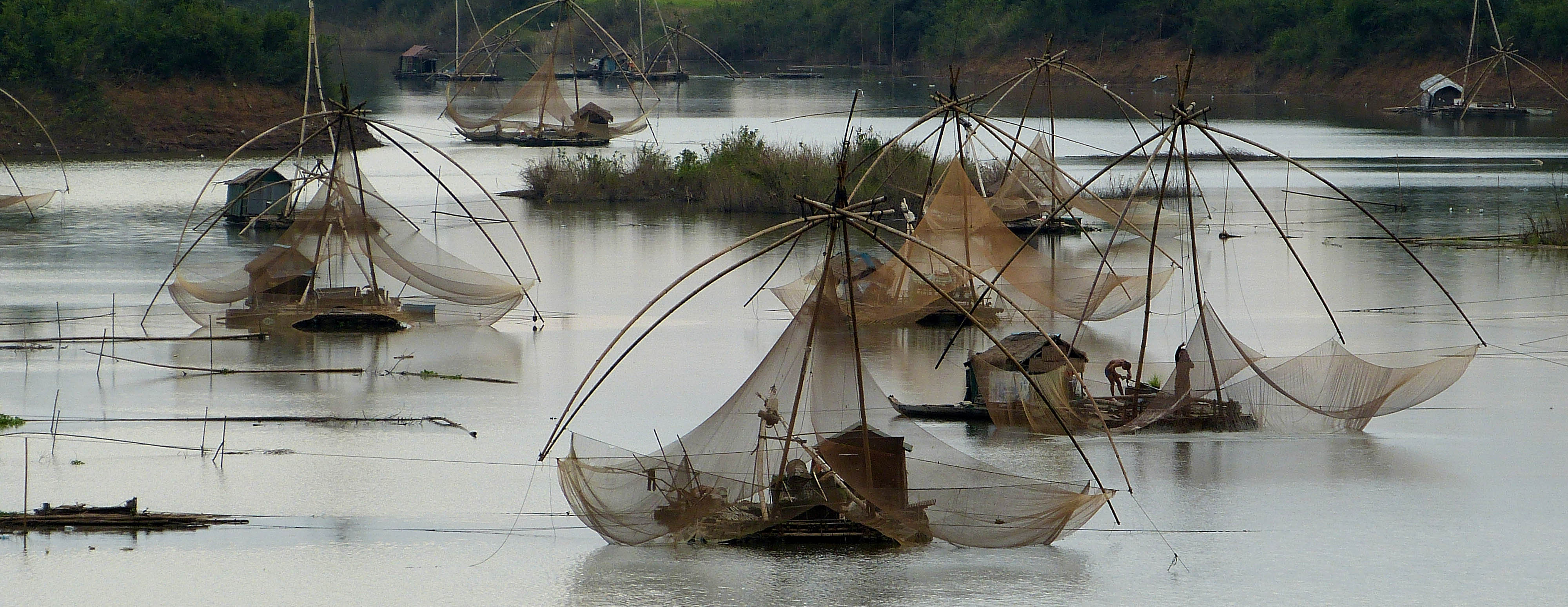 Pêcheurs sur le Mekong Pêcheurs sur le Mekong