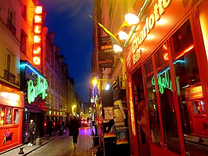 Paris la nuit (rue de Lappe)