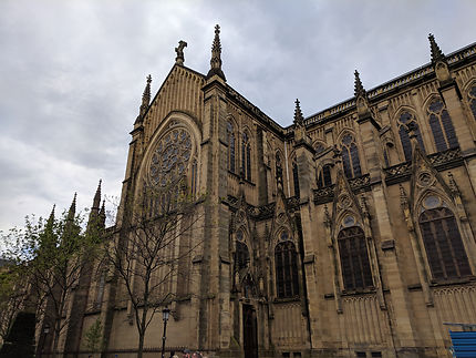 Cathédrale de Donostia vue de coté