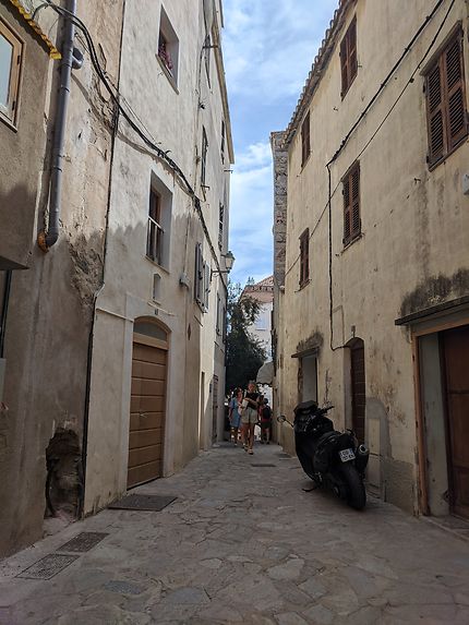 Rue de la citadelle de Calvi