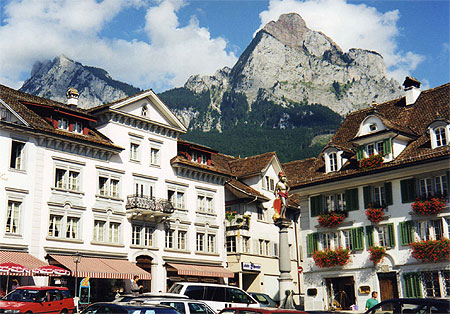 La place centrale de Schwyz La place centrale de Schwyz