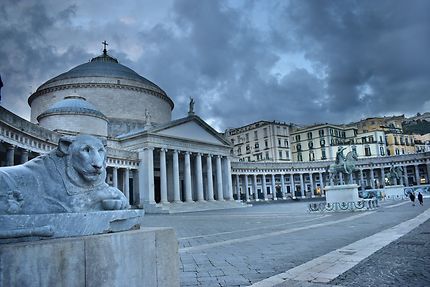 Piazza del plebiscito, Naples