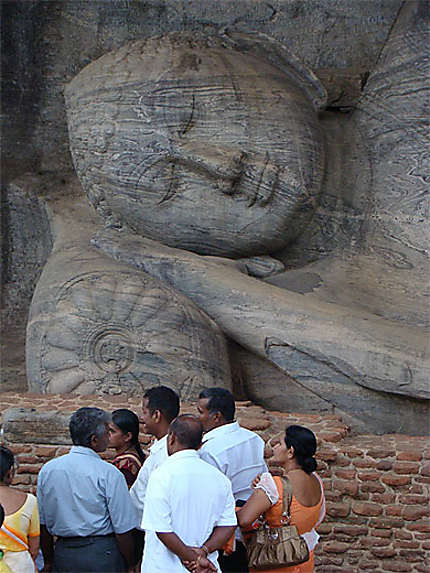 Les statues de Bouddha du Gal Vihara 