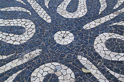 Lisbonne - Les pavés, un des motifs... parmi les innombrables