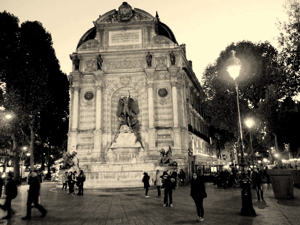 Le rendez vous idéal à Paris Le rendez vous idéal à Paris
