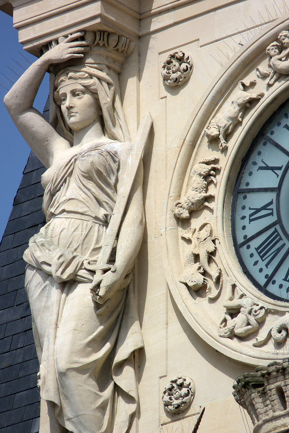 Fronton, hôtel de ville, Amiens