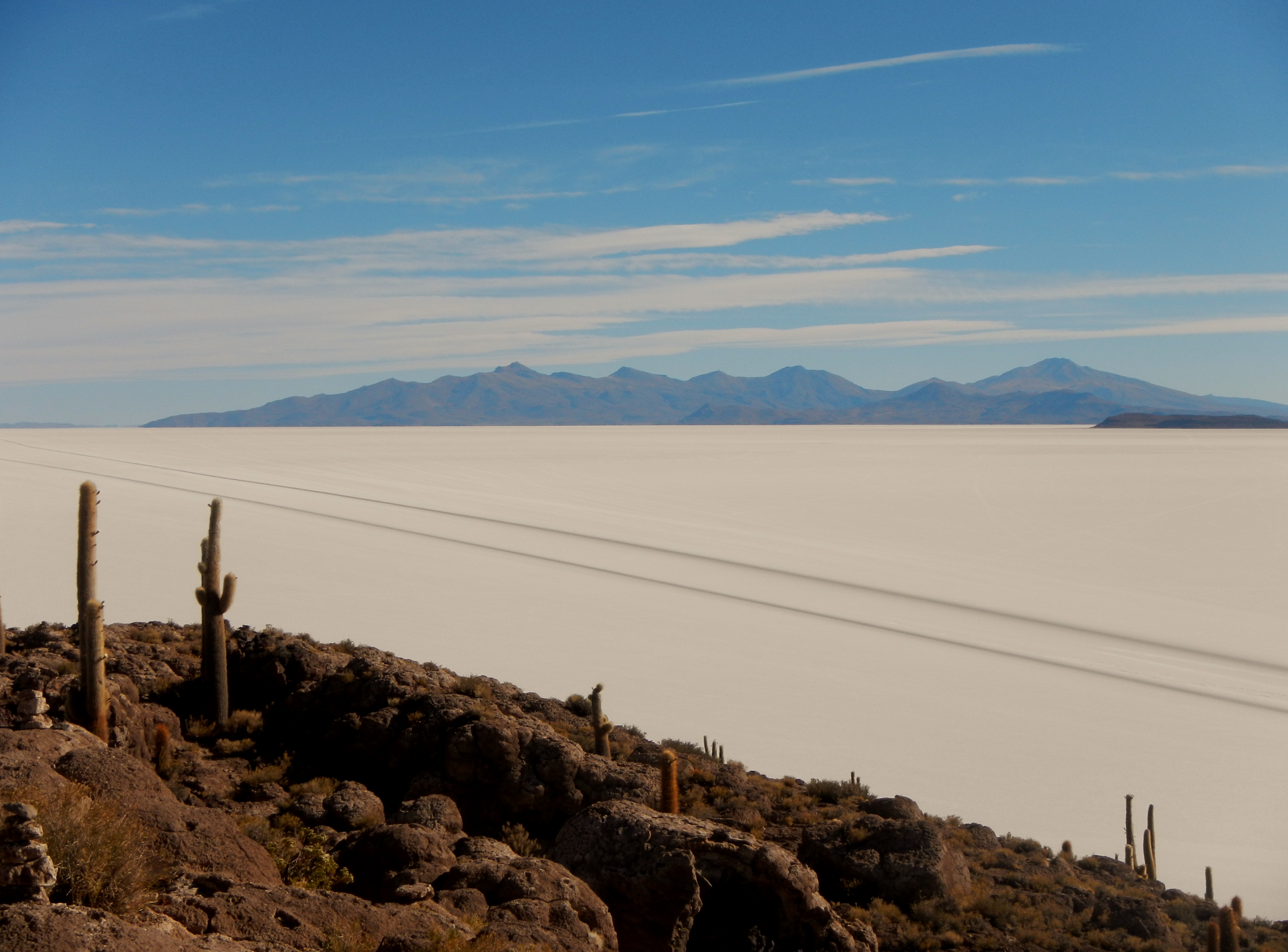 La route blanche à Uyuni La route blanche à Uyuni