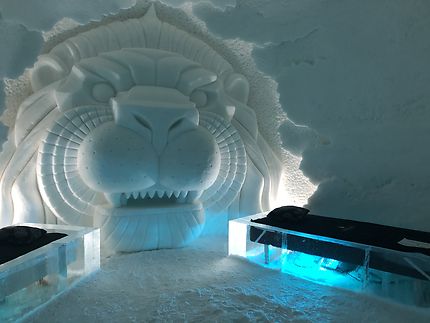 Chambre à l'hôtel de glace en Finlande