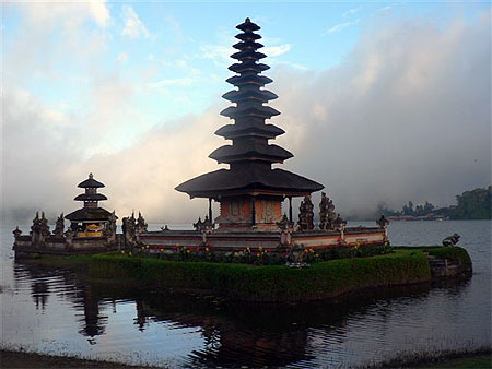 Le Pura Ulun Danu Bratan Le Pura Ulun Danu Bratan