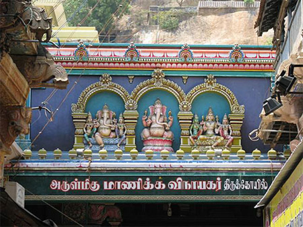 Les Statues de Ganesh à l'entrée du Temple de Rock Fort