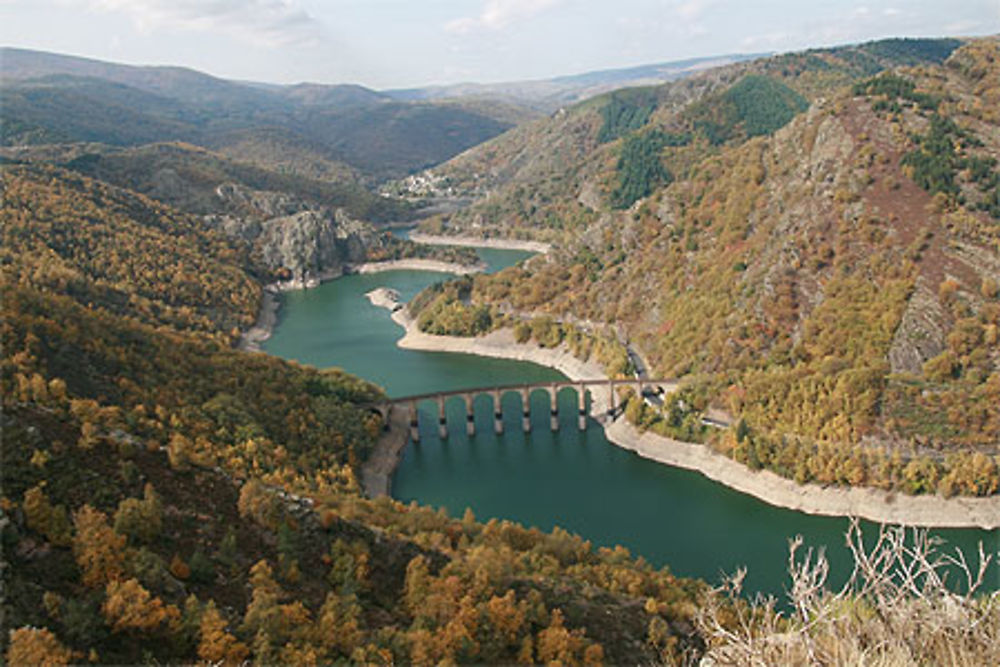 Le Lac de Villefort en Automne