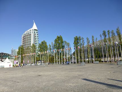 Immeuble pointu, parc des Nations, Lisbonne