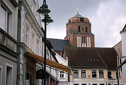 Petrikirche (église Saint-Pierre)