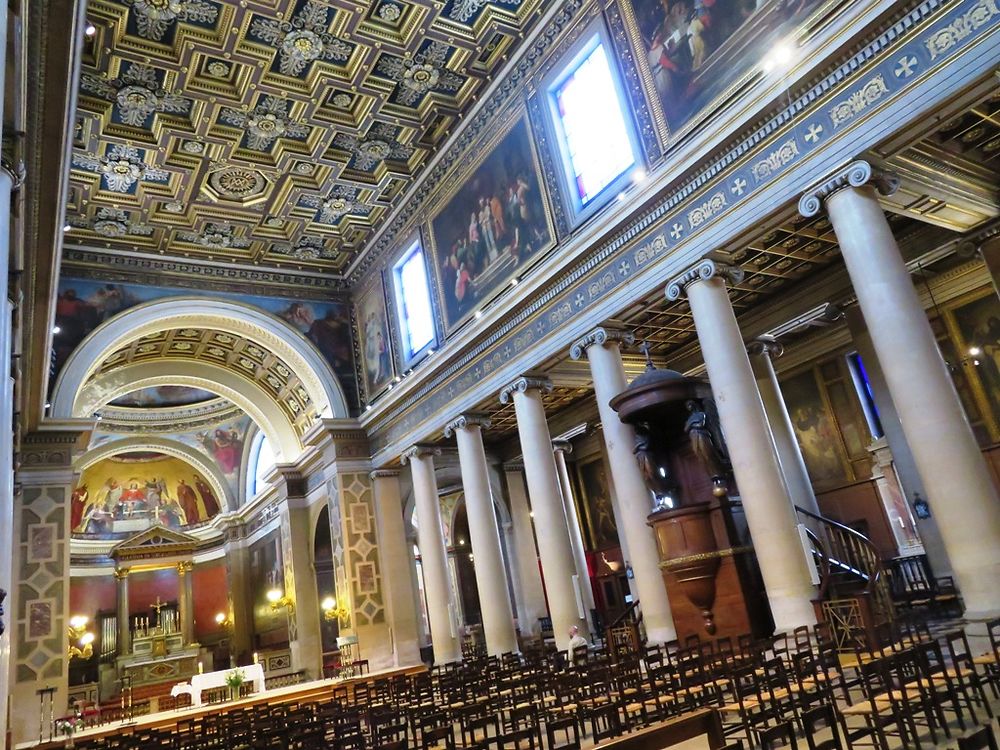 Interieur de l'église Notre-Dame-de-Lorette