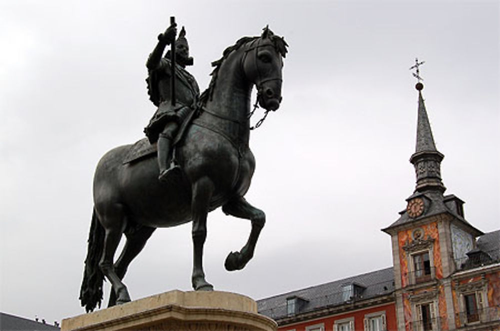 Monument sur la &quot;Plaza Mayor&quot;