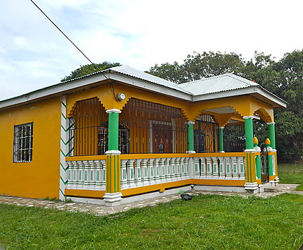 Maison colorée à Laguna de Perlas (Pearl Lagoon)