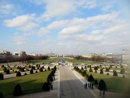 Les jardins des Invalides, vue sur le grand Palais