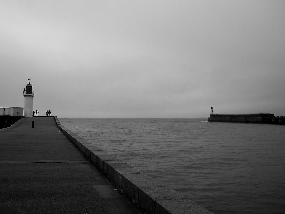 Sur la digue des Sables-d'Olonne