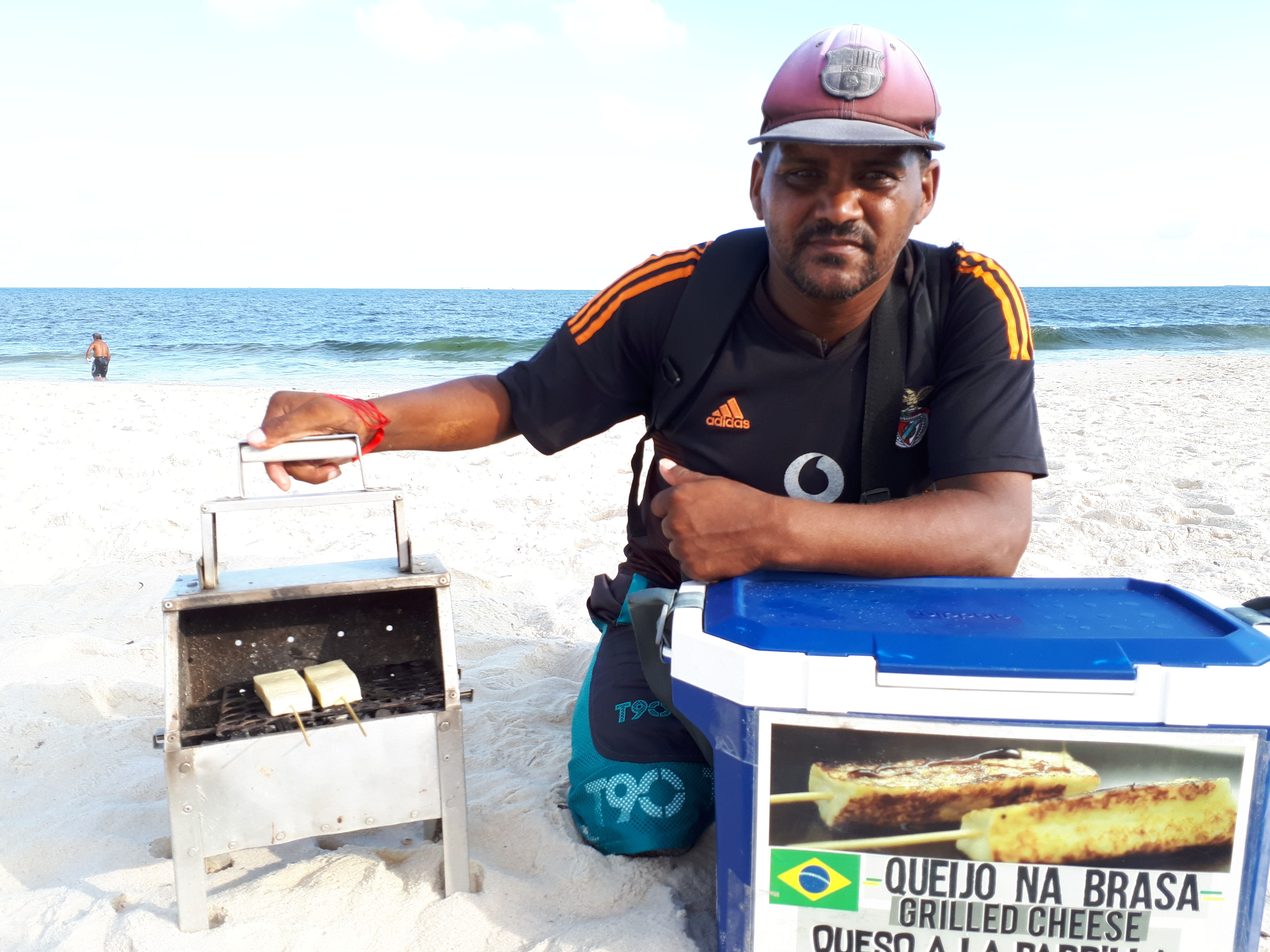 Fromage grillé sur la plage de Copacabana