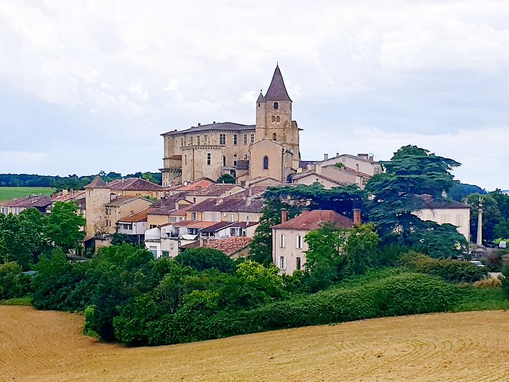 Lavardens plus beau village de France