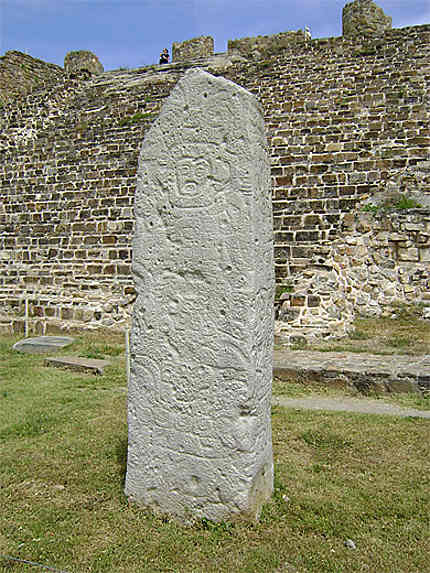 Stèle à Monte Albán